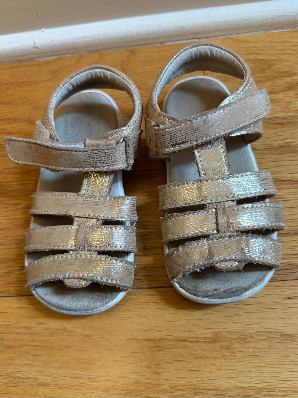 See Kai Run Felicity Metallic Gold Sandals Girls Size 9